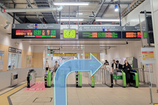 Evolv(エボルブ)武蔵小杉店へはJR武蔵小杉駅新南改札を出て右へ進みます(出口)