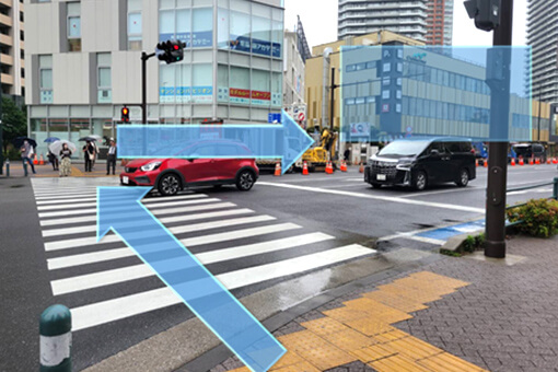 2つ目の横断歩道を渡り右に曲がります