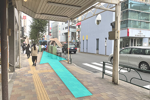 交番が右手に見える大きな通り(青梅街道)を直進